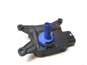 AUDI A4 B7 (2004–2008) Salongi soojenduse klapi mootor 0132801305 - 2