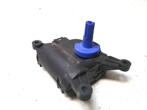 AUDI A4 B7 (2004–2008) Salongi soojenduse klapi mootor 0132801305 - 5