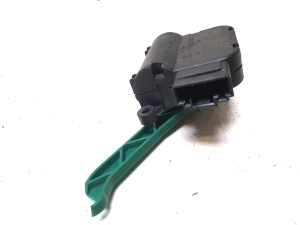 AUDI A4 B7 (2004–2008) Salongi soojenduse klapi mootor 0132801303 - 2