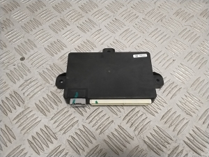 Rear side door control unit - 104549010D