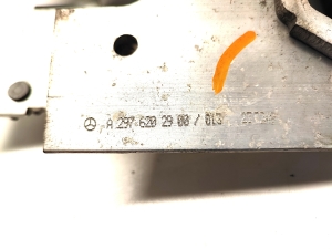 Mercedes Benz EQE V295 (2022–2026) Luftleitblech für den Kühler A2976202900 - 4