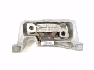   Engine mount  - A2462402617 