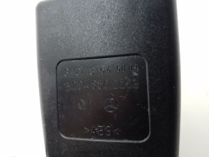 Mercedes Benz C-Class 204 (2007–2014) Aizmugurējā drošības jostas sprādze A2048602569 - 2