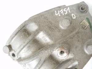 Infiniti Q30 (2015–2018) Front drive shaft bracket A6512200131 - 2