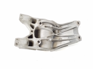 Infiniti Q30 (2015–2018) Front drive shaft bracket A6512200131 - 3