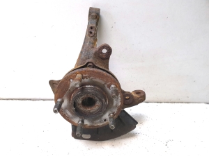 Front wheel hub - 