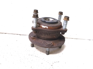 Kia Sportage (2016–2021) Front wheel hub - 2
