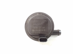 Infiniti Q30 (2015–2018) Auxiliary water pump A0005000686 - 2