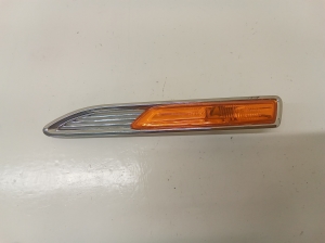 Seitenblinker Kotflügel vorne - 18A537D