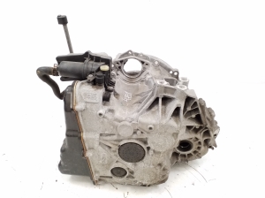Infiniti Q30 (2015–2018) Gearbox A2463710900 - 6