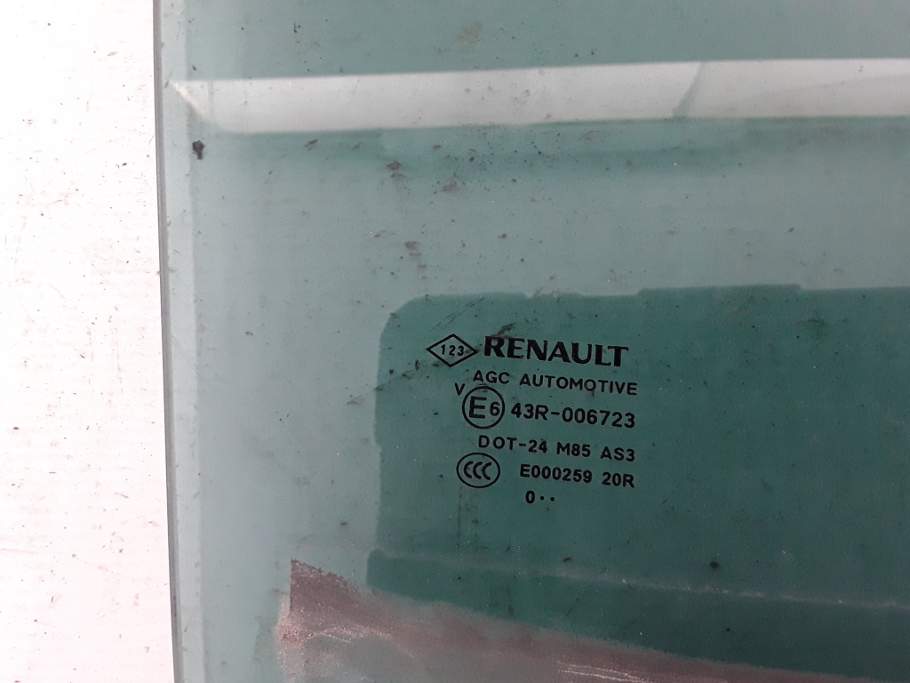 RENAULT Scenic 3 generation (2009-2015) Dešinys šoninių durų stiklas 823000011R 21086641