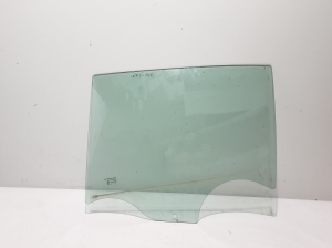 Aizmugurējo sānu durvju stikls - 823011397R