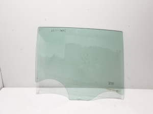 Aizmugurējo sānu durvju stikls - 823008190R