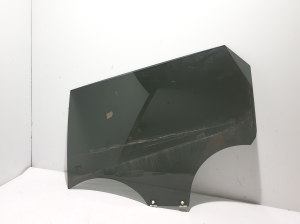   Rear side door glass  - 823010743R 