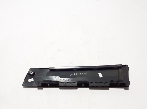 RENAULT Scenic E-Tech I (2024–2026) Rear side door outer window molding 822835296R - 2