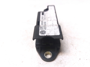 Volkswagen Passat B5 (1997–2005) Airbagsensor IJ0909606N - 3
