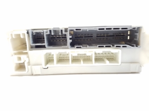 LEXUS GS (2005–2011) Kaitsmekarp salongis 8273030631 - 3