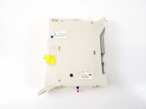 Boîtier de fusibles habitacle - 8273030631