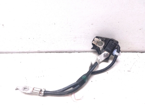 TOYOTA RAV 4 A5 (2019–2026) Miinusjuhtme klemm 8216542120 - 3