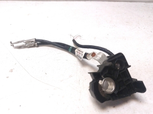 TOYOTA RAV 4 A5 (2019–2026) Miinusjuhtme klemm 8216542120 - 5