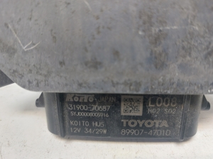 TOYOTA Prius W50 (2015–2020) Xenon headlight control unit 8990747010 - 3