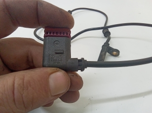 Mercedes Benz E-Class W212 (2009–2015) ABS-Sensor hinten A0395452928 - 2