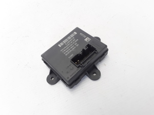 VOLVO V60 (2010–2018) Rear side door control unit 31343873 - 6