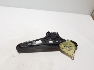  Rear side door window regulator  - 827217334R 