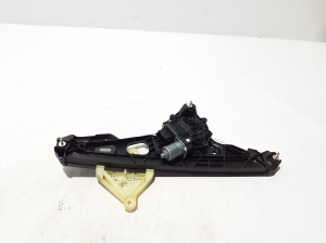 RENAULT Scenic E-Tech I (2024–2026) Rear side door window regulator 827201511R - 3
