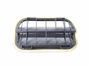 Infiniti Q30 (2015–2018) Rear fender vent grille A1698300342 - 2