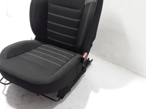 Dacia Sandero III (2021–2026) Vordersitz und seine Teile - 3