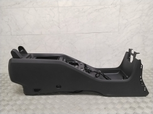 Ford Mustang Mach-E Mach-E (2020–2026) Center console LJ8BR045K12A - 4