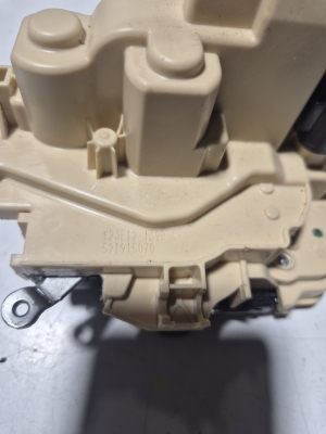 FIAT Panda (2012–2026) Rear side door lock 521915070 - 4