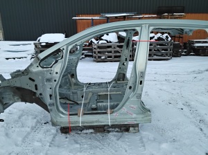 NISSAN Leaf II (2017–2026) Sill (body part) - 2