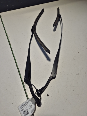   Windshield wiper arm  - B920 
