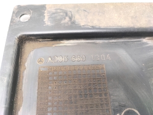 Mercedes Benz EQE V295 (2022–2026) Tagumine põhjakaitse A2956801304 - 3