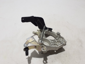 RENAULT Scenic E-Tech I (2024–2026) A/C compressor bracket 119105MZ0A - 4