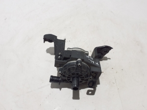   Tsirkulatsioonipump  - 215815MP1A 
