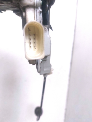AUDI A4 B7 (2004–2008) Front door lock 8E1837015 - 2