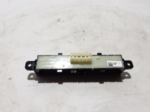 Dacia Sandero III (2021–2026) Hazard light switch 283E85684R - 3