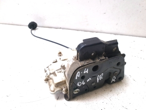 AUDI A4 B7 (2004–2008) Front door lock - 2