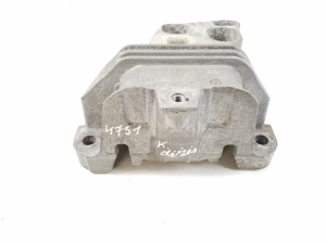 Infiniti Q30 (2015–2018) Gearbox mount A2462400617 - 2