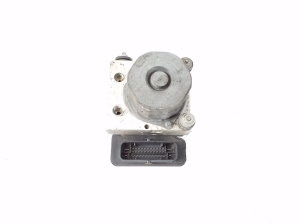 Infiniti Q30 (2015–2018) ABS unit A0914310100 - 2