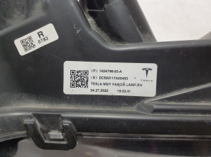 Tesla Model 3 3 (2016–2024) Antibrouillard de pare-chocs avant 1624798 - 3