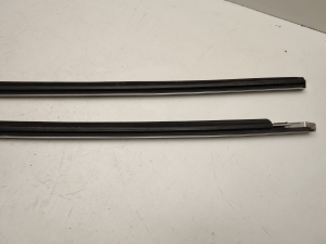 Mercedes Benz E-Class W207 (2009–2017) Esiukse klaasi välimine liist A2077200300 - 3