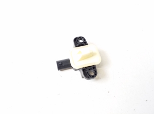 Infiniti Q30 (2015–2018) Airbag sensor A1668210351 - 2