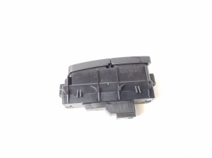 Infiniti Q30 (2015–2018) Door lock/unlock switch A2049058502 - 2