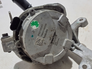 VOLVO C 40 I (2022–2026) Auxiliary water pump 32135207 - 4
