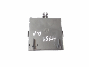Infiniti Q30 (2015–2018) Front door control unit A1669004402 - 2
