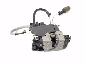Infiniti Q30 (2015–2018) Rear side door lock 825005DM1B - 2